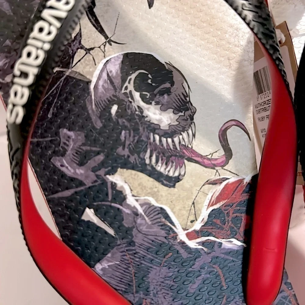 Havaianas Flip Flop - Top Marvel - Ruby Red/Black BNWT size 9/10 men